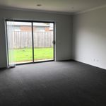 Rent 4 bedroom house in Point Cook