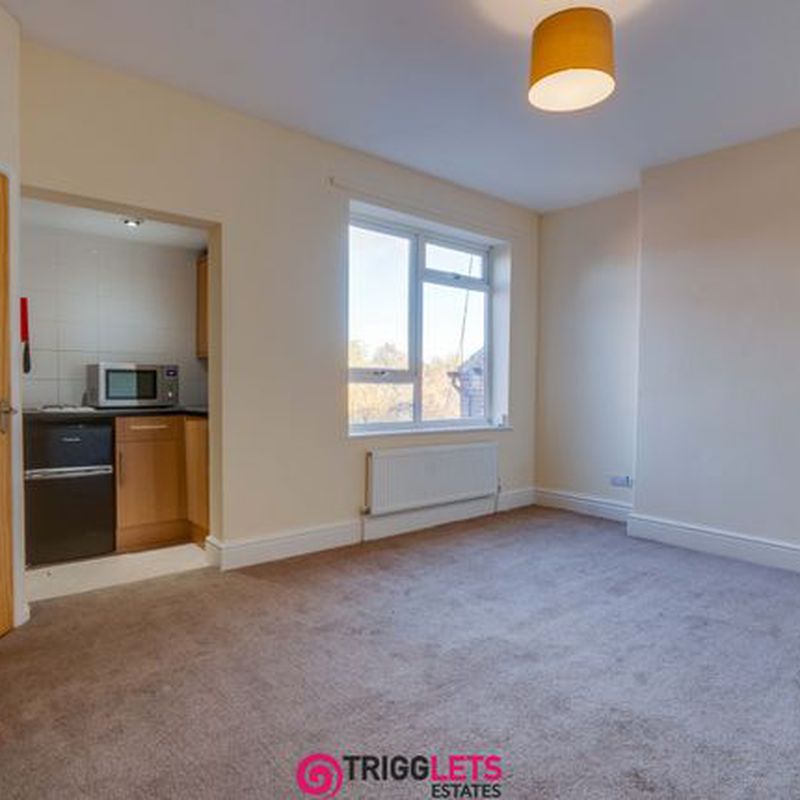 Studio to rent in Wharncliffe House, High Street S63
