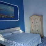 Rent a room of 80 m² in Napoli