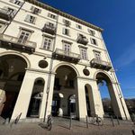 Affitto 9 camera appartamento di 400 m² in Torino