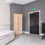 Rent 4 bedroom flat in Nottingham