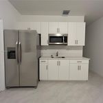 Rent 1 bedroom apartment of 396 m² in Miami