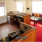 Rent 2 bedroom flat in Knighton