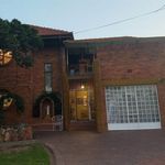 Rent 5 bedroom house of 480 m² in Johannesburg