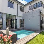 Rent 3 bedroom house of 303 m² in Johannesburg