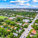 Rent 2 bedroom apartment of 117 m² in Coral Gables