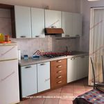 Affitto 3 camera appartamento di 60 m² in Campofelice di Roccella