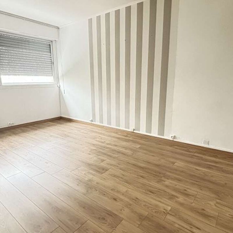 Location appartement 3 pièces 83 m² Valenciennes (59300)