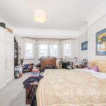 Rent 3 bedroom apartment of 121 m² in London