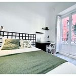 Rent a room of 106 m² in Madrid