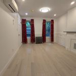 Rent 2 bedroom apartment of 91 m² in Brooklyn