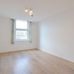 Rent 1 bedroom flat of 457 m² in London