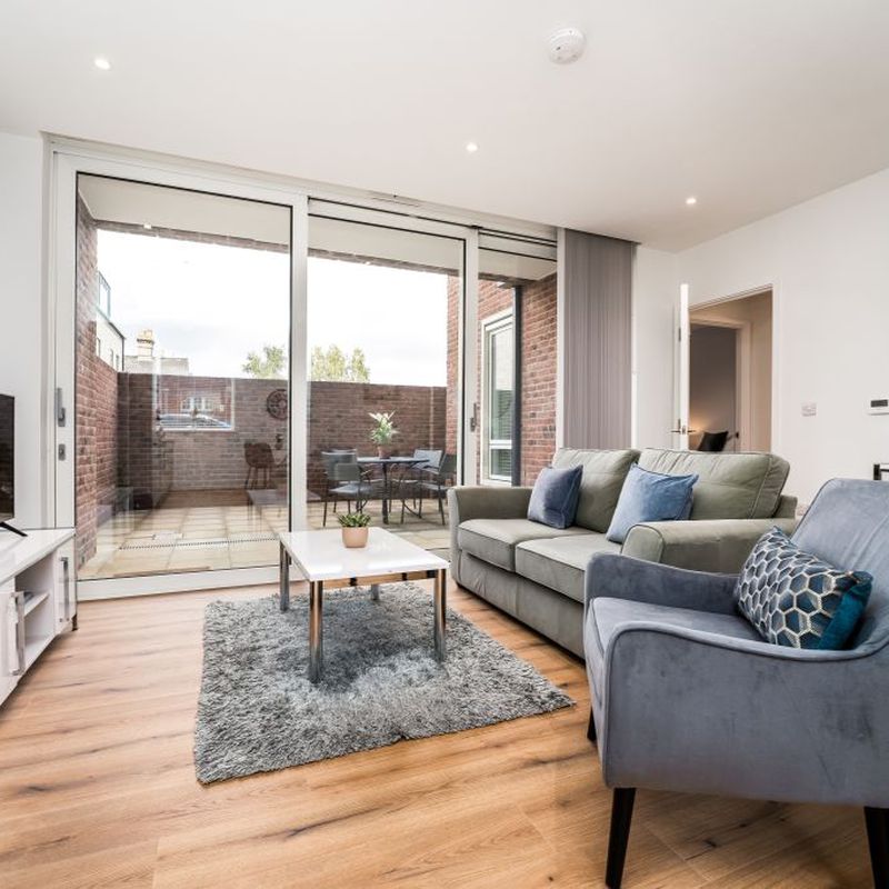 Contemporary vibrant located two bedroom apartments Romsey Town