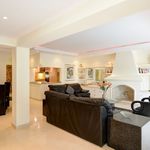 Rent 4 bedroom apartment of 350 m² in Vale de Lobo