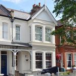 Rent 3 bedroom house of 125 m² in London
