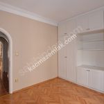 Rent 5 bedroom apartment of 170 m² in Caddebostan