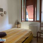 Affitto 5 camera appartamento di 99 m² in Firenze