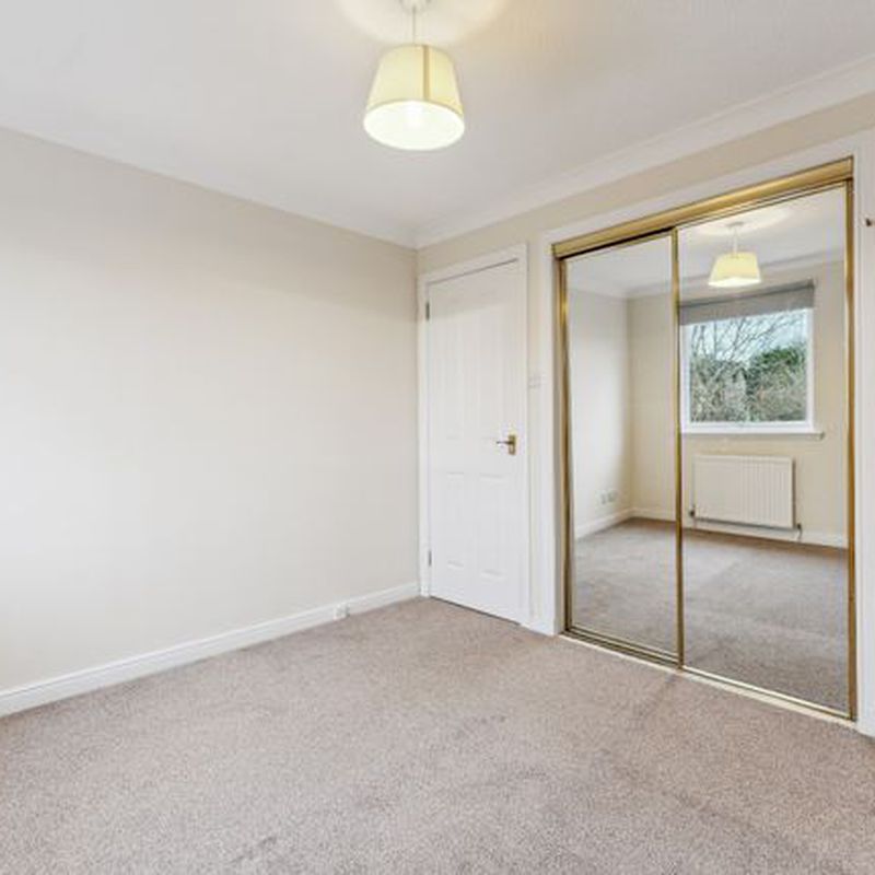 Flat to rent in Riverside Gardens, Busby, East Renfrewshire G76