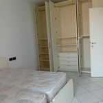 Affitto 4 camera appartamento di 85 m² in Bologna