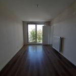 Rent 3 bedroom apartment of 69 m² in Échirolles