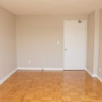 Rent 1 bedroom apartment of 31 m² in Toronto