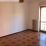 Affitto 2 camera appartamento di 70 m² in Gorla Minore