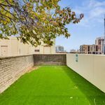 Rent 1 bedroom apartment of 764 m² in Chicago