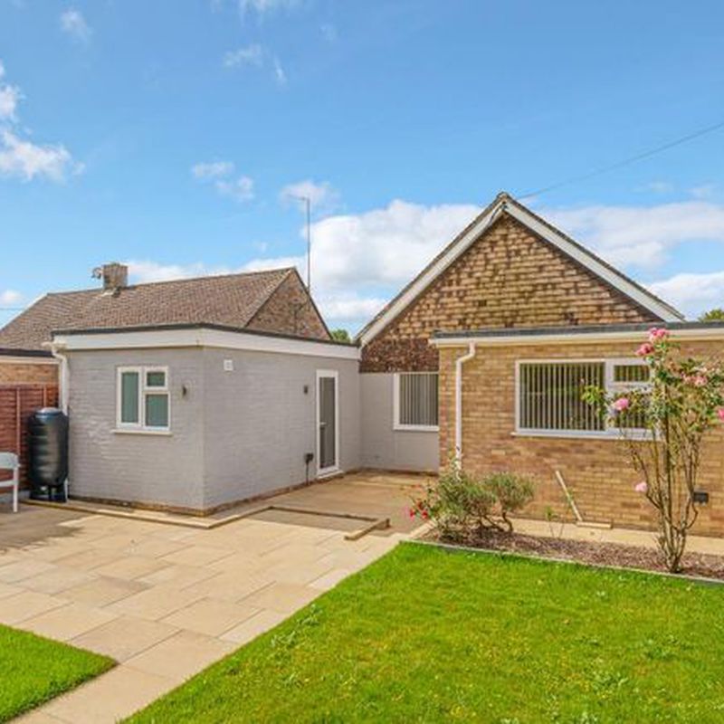 Detached bungalow to rent in Beanhill Road, Ducklington OX29