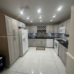 Rent 2 bedroom apartment of 1209 m² in Boca Raton