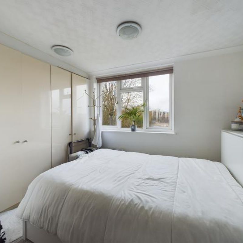 Studio Bed Flat / Apartment Ravensbourne Road Bromley BR1 - Truepenny's Shortlands