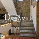 Rent 6 bedroom house of 360 m² in Firenze