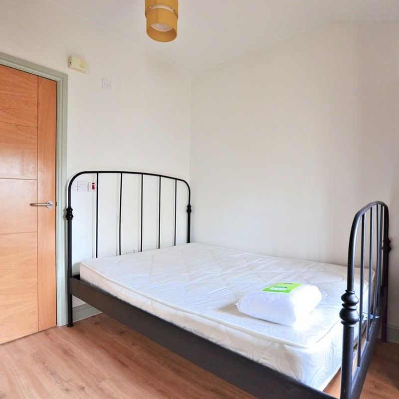 1 bedroom ground floor flat to rent Romsey Town
