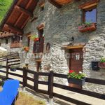 Rent 4 bedroom house of 116 m² in Valtournenche