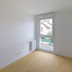 Rent 3 bedroom apartment of 69 m² in Aulnay-sous-Bois