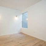 Rent 2 bedroom apartment of 130 m² in Santa Monica