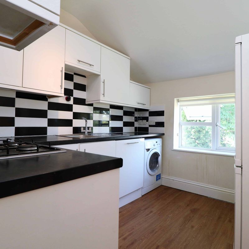 First floor one double bedroom flat in NW7 and much sought after location of Poets Corner of Mill Hill.