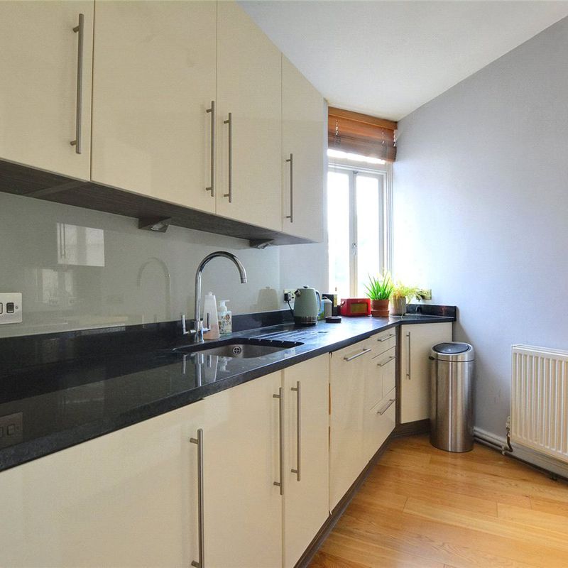 apartment for rent at Francis Dodd Court, Cresswell Park, London, SE3, England Blackheath Park