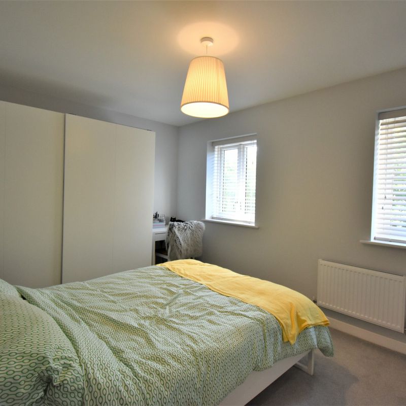 4 BEDROOM House at 22 Cleeve Road,Basingstoke,RG24,9RZ, England Popley
