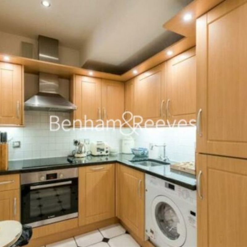 2 Bedroom house to rent in
 Holly Hill, Hampstead, NW3
