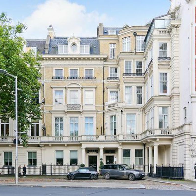 Flat to rent in Hyde Park Gate, South Ken SW7