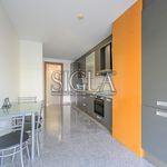 Rent 4 bedroom apartment of 175 m² in Vila Nova de Gaia