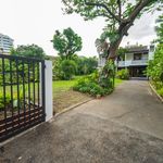 Rent 1 bedroom house of 800 m² in Khlong Toei