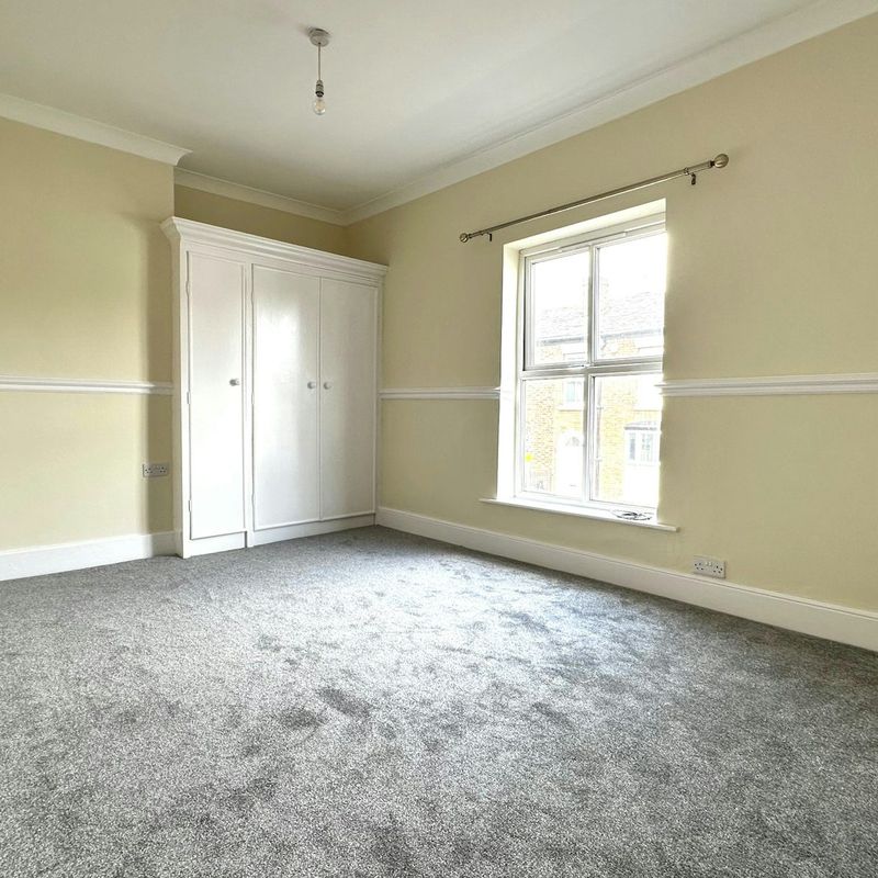 Terraced House to rent on Chester Road Macclesfield,  SK11