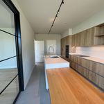 Rent 5 bedroom house of 285 m² in Oleiros