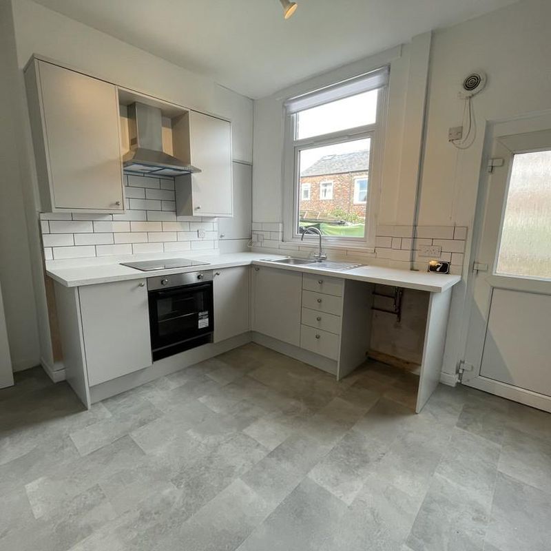 2 bedroom terraced house to rent Lancashire Hill