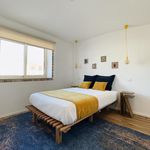 Rent a room of 300 m² in Esmoriz