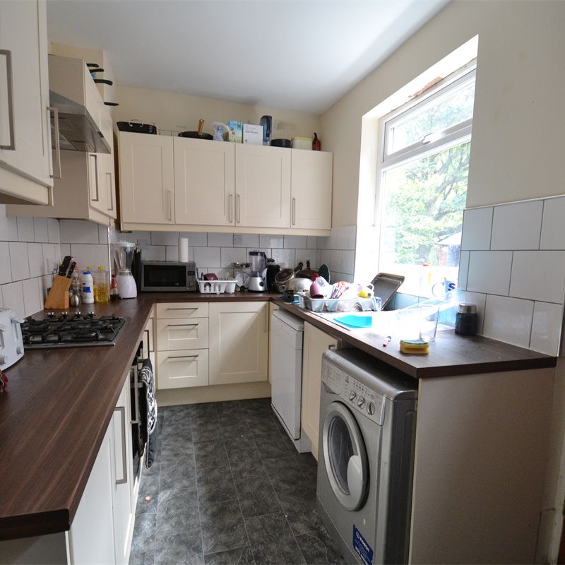 £86 PPPW 2024/2025 ACADEMIC YEAR 5 Double Bedroom Student House, 2 Bathrooms, Pershore Road, available for students or a group of working professionals, Selly Oak Selly Park