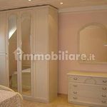 Affitto 4 camera appartamento di 103 m² in Bellano