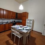 Affitto 4 camera appartamento in Firenze