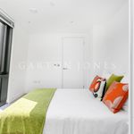 Rent 1 bedroom flat of 4296 m² in London
